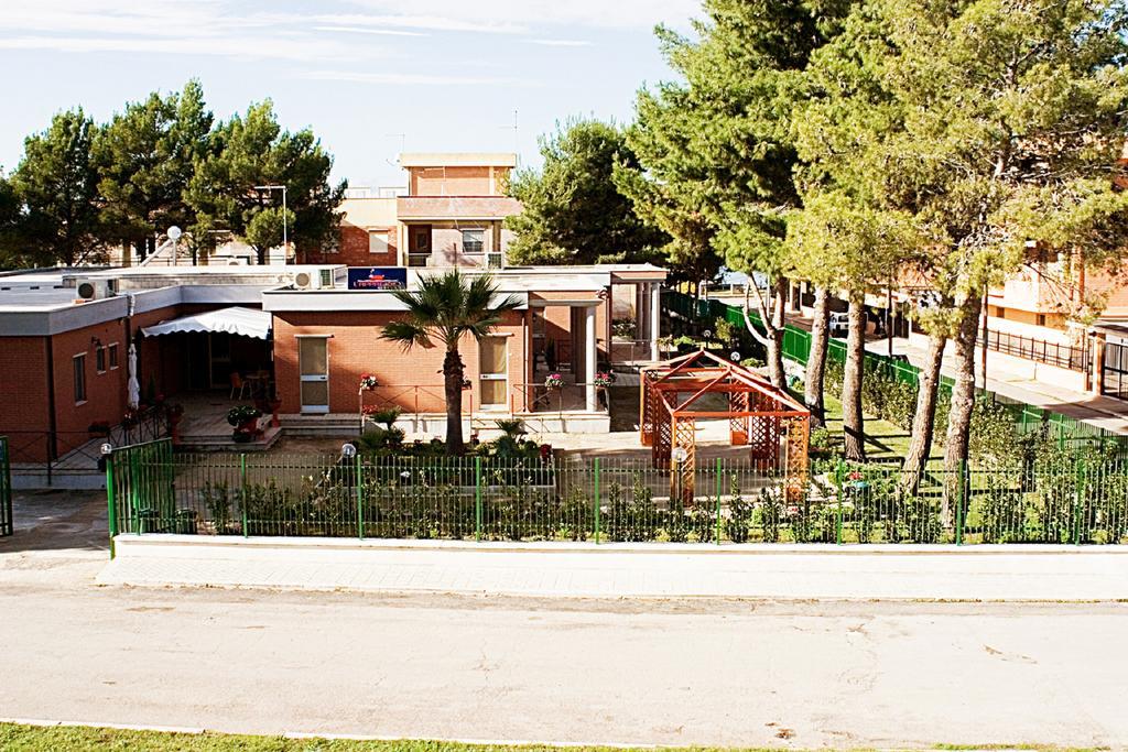 Albergo L'Approdo Lesina Exterior photo